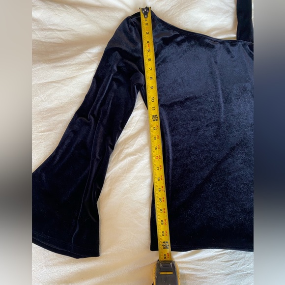 Vintage y2k asymmetrical velvet blouse. - Picture 2 of 4